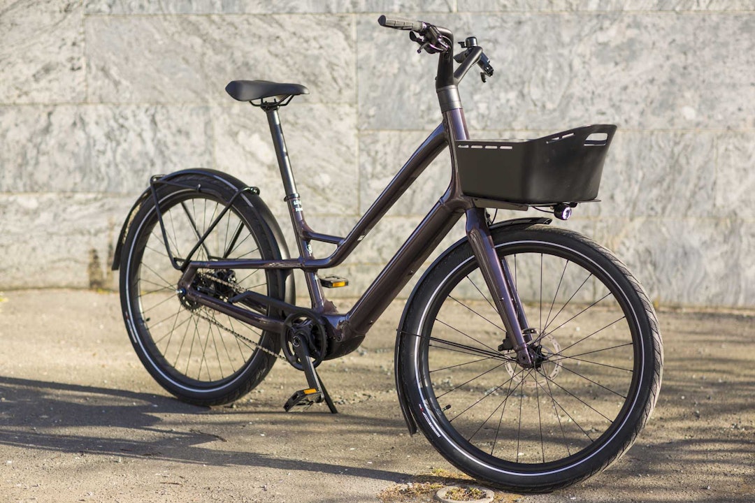 URBAN: Turbo Como SL fra Specialized er fremfor alt en bysykkel. Foto: Kristoffer H. Kippernes. specialized turbo como sl test