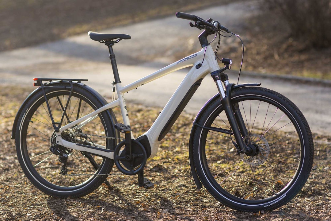 LEKKER: Specialized Turbo Vado er en stilig elsykkel til allsidig bruk. Foto: Kristoffer H. Kippernes. specialized turbo vado elsykkel