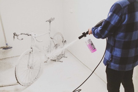 SKUMLEGGING: Skumlegging av sykkelen gjør vaskingen litt enklere, men også dyrere. Foto: Gunhild Aaslie Soldal. test muc off sykkelvask