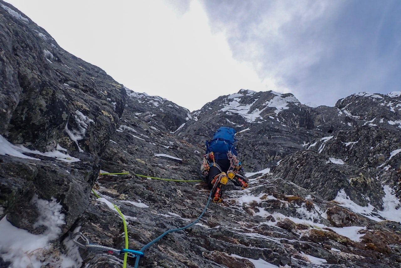 FØRSTEBESTIGNING: Nelson Neirinck og Eivind Hugaas har gått ei ny linje på Hovenmannen i Sunndal. FØRSTEBESTIGNING: Nelson Neirinck og Eivind Hugaas har gått ei ny linje på Hovenmannen i Sunndal.