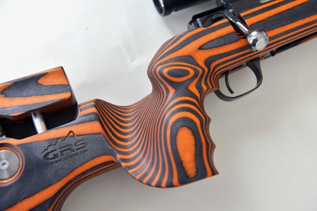 BRATT OG FYLDIG: Pistolgrepetpå GRS Hybrid passer best for en litt stor hånd. GRS Hybrid riflestokk test jakt