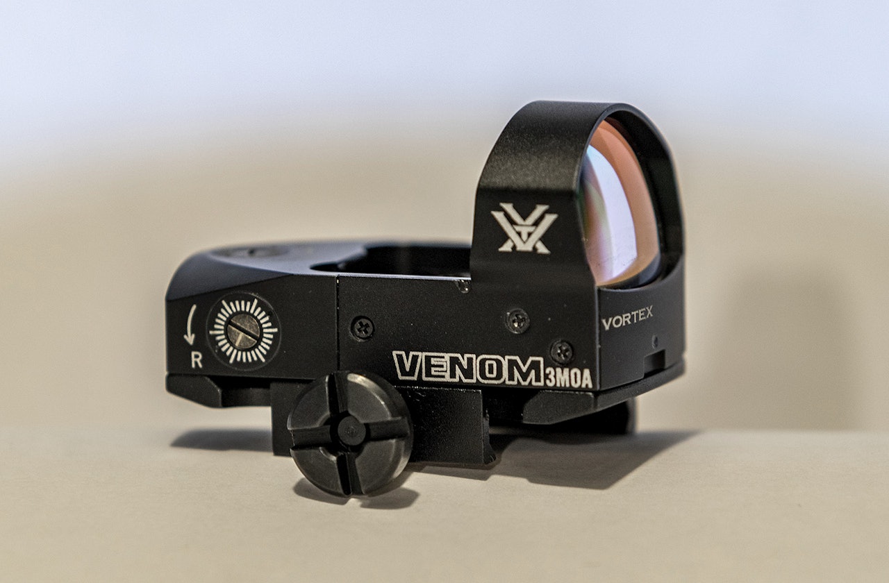 Vortex Venom Red dot rødpunktsikte er robust og har i tillegg god garanti. Nærbilde av Vortex Venom Red dot rødpunktsikte
