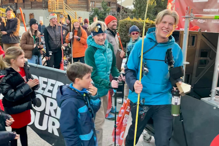 VANT: Vetle Gangeskar (t.h.) smiler bredt etter seier i Freeride Junior Tour. Foto: Pelle Gangeskar Vetle Gangeskar.