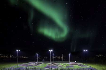 VM-KVALLIK: Det er ikke garantert nordlys, men det skal ikke stå på fasilitetene i Harstad.Foto: Thomas Rolland pumptrack vm harstad