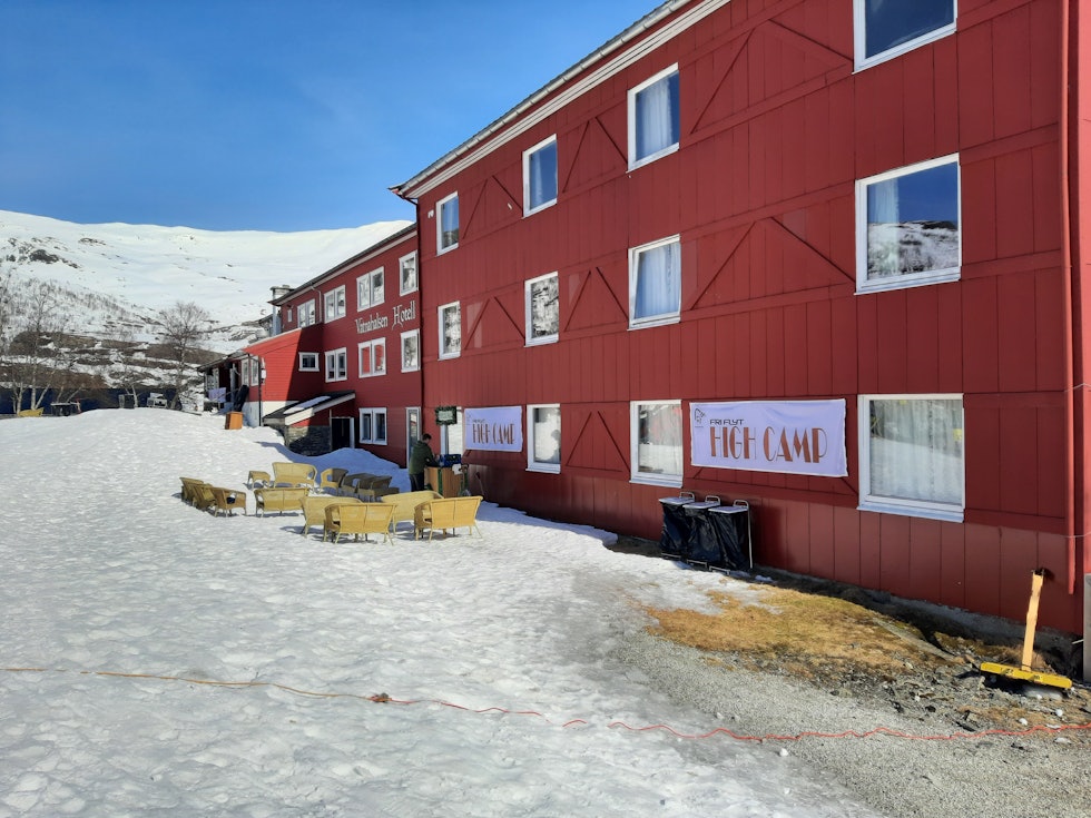 KLART: Festivalområdet og hotellet på Vatnahalsen er klart for festival. Foto: Lisa Kvålshaugen Bjærum Vatnahalsen.