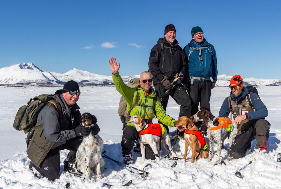 Hundeførere og dommere under NM Vinter 2022 med pointer, engelsk setter og vorsteh