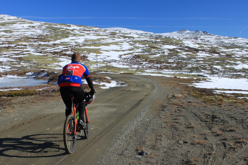 Sykkelturen til Blåhø (1618 moh.) er en tur for tøffinger. Sykkelturen til Blåhø (1618 moh.) er en tur for tøffinger.