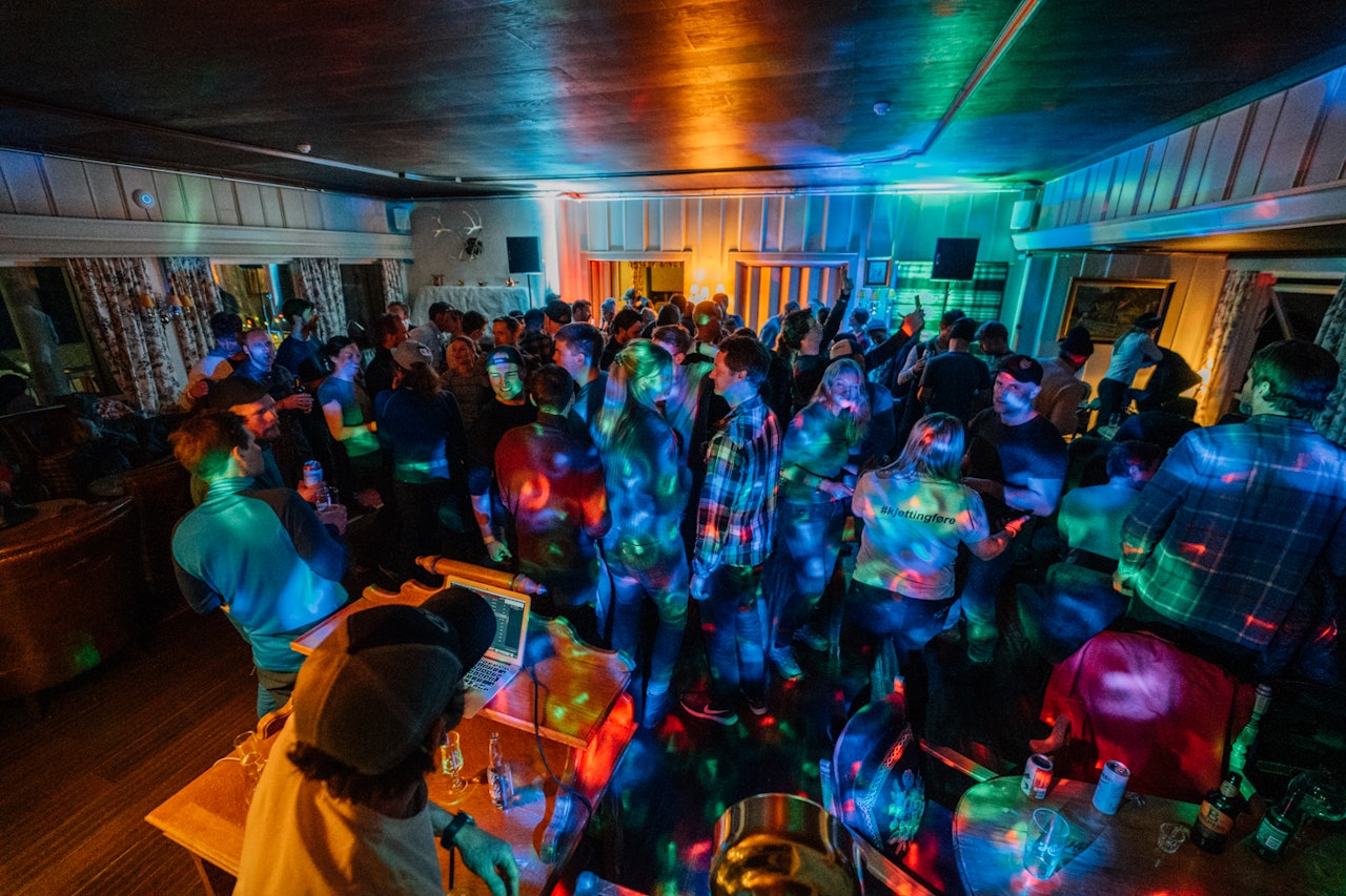 Fra discoen i 2022 på Vatnahalsen. Foto: Brynjar Tvedt Fra discoen i 2022 på Vatnahalsen. Foto: Brynjar Tvedt