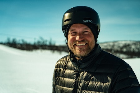 FIREBARNSFAR: Hvis du trodde livet ditt var hektisk, så kan du høre hvordan Andreas Håtveit legger opp dagene sine. Foto: Christian Nerdrum Bilde av Andreas Håtveit fra Geilo