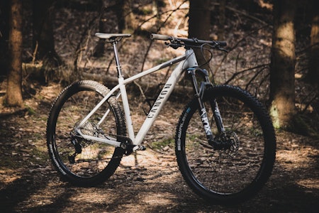 BUNNSOLID: Canyon Grand Canyon 8 er en skikkelig god terrengsykkel til en rimelig pris Test av Canyon Grand Canyon 8