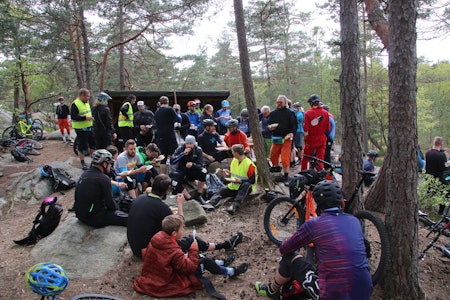 SOSIALT: Cruxjamen i Fredrikstad trekker ivrige stisyklister til vennskapelig kniving.Foto: Pål Valbjørk. fredrikstad cruxjam