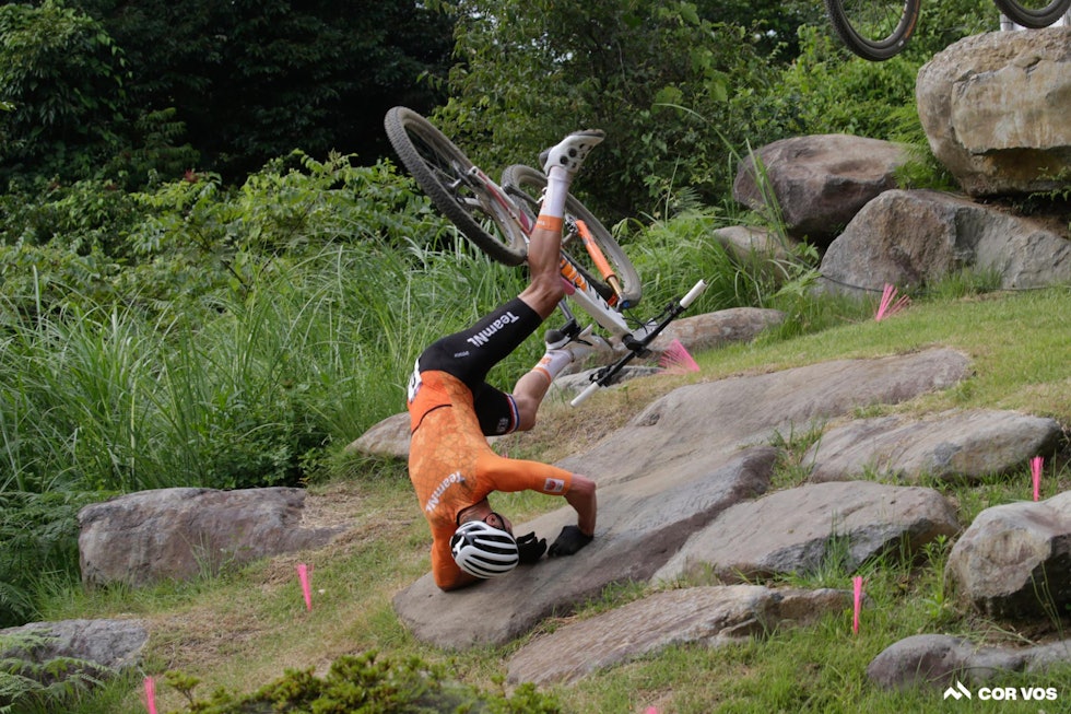 Mathieu Van Der Poel viser Jerry-skills i Tokyo-OL i fjor. Foto: Cor Vos