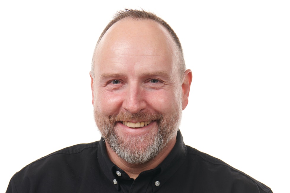 Christer er en ringrev som har gjort nærmest alt i standup-Norge. Christer er en ringrev som har gjort nærmest alt i standup-Norge.