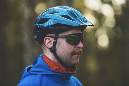 RIMELIG: Met Veleno er en rimelig sykkelhjelm med MIPS. Foto: Snorre Veggan test met veleno