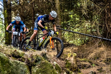 JEVNE DUELLER: Mats Tubaas Glende (Soon CK) leder an foran Knut Røhme (Romeriksåsen SK) i søndagens rundbaneritt. Foto: Jan Aasgaard / @janaasgaardphoto JEVNE DUELLER: Mats Tubaas Glende (Soon CK) leder an foran Knut Røhme (Romeriksåsen SK) i søndagens rundbaneritt. Foto: Jan Aasgaard / @janaasgaardphoto