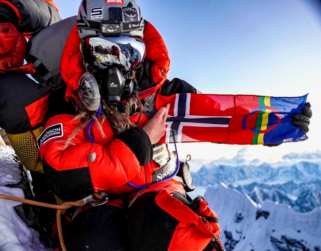 IMPONERENDE: Kristin Harila på toppen av Lhotse 23. mai 2021 etter at hun klatret mellom Everest og Lothe på 12 timer. Foto: Kami Rita