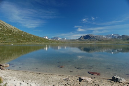 FJELLTUR I LESJA: På Dalsida ligger Lesjøen om er et populært utfartsted. Foto: Therese Gjersøe Hole lesjøen fjellturer lesja