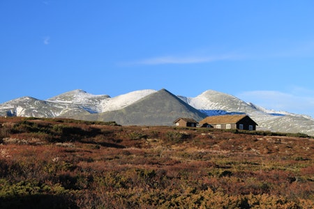 Bråkdalsbelgen (t.v.), Smiukampen (midten) og Ljosåbelgen (t.h.) sett fra Andalshytta. Brakdalsbelgen