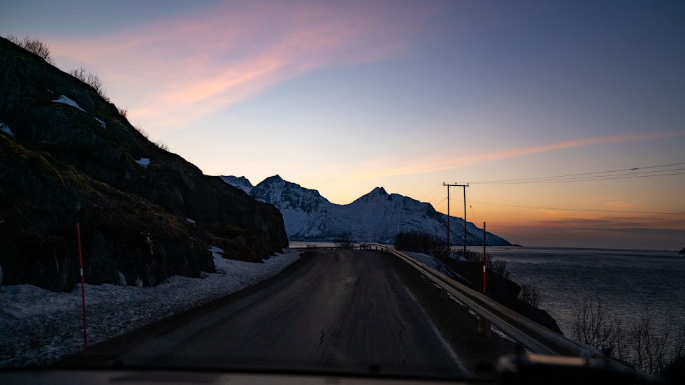 BILBASERT: Bil er en forutsetning for å få maks ut av de beste toppturfjellene i Troms. Foto: er Lars Petter Jonassen