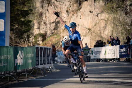 SEIER: Hjemmehåpet Martin Tjøtta vinner på toppen av Krokkleiva, foran Embret Svestad-Bårdseng. Foto: Henrik Alpers SEIER: Hjemmehåpet Martin Tjøtta vinner på toppen av Krokkleiva, foran Embret Svestad-Bårdseng. Foto: Henrik Alpers