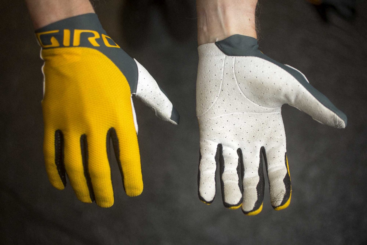 GODE OG RIMELIGE: Giro Trixter er myke, luftige og tynne. Foto: Kristoffer H. Kippernes Test av Giro Trixter hansker