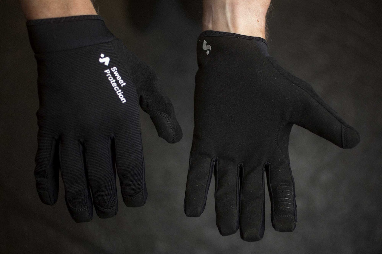 GROVE: Både passform og materiale er litt grove i kantene på Sweet Hunter. Foto: Kristoffer H. Kippernes Test av Sweet Hunter hansker