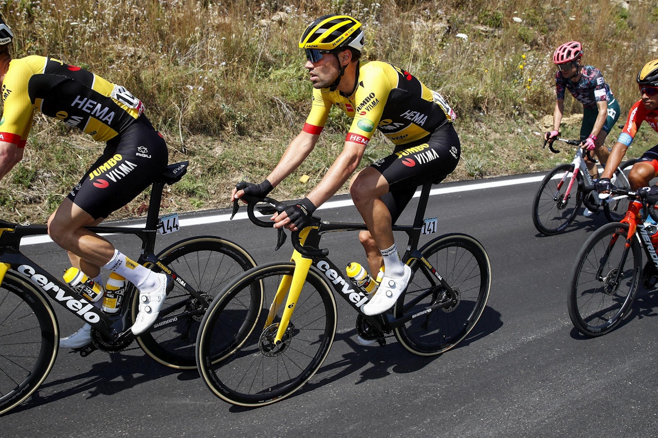 HEKTET AV: Tom Dumoulin tapte mye tid på Giro d'Italias første klatreetappe. Foto: Cor Vos
