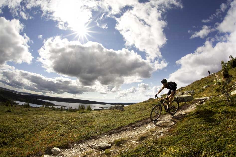 FOR STIENTUSIASTENE: Ultrabirken er et av de mest populære rittene i landet for dem som vil ha en skikkelig utfordring på sti. Foto: Kristoffer H. Kippernes. ultrabirken 2022