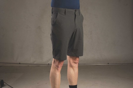 TOIT: Giro Venture er ikke superbaggy, men snarere mer ettersittende. Det kan være fint på turer hvor du ikke ønsker flagrende plagg. Foto: Kristoffer H. Kippernes.  giro venture sykkelshorts