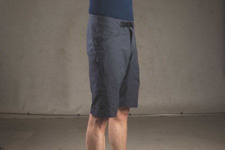 RIMELIG: Hunter Slashed er et rimelig alternativ fra Sweet. Foto: Kristoffer H. Kippernes.  sweet hunter slashed sykkelshorts