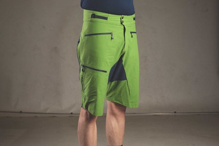 KLASSISK: Fjørå-shortsen kommer i flere varianter, vi har testet den som heter Flex 1 Mid Weight. Foto: Kristoffer H. Kippernes.  norrøna sykkelshorts