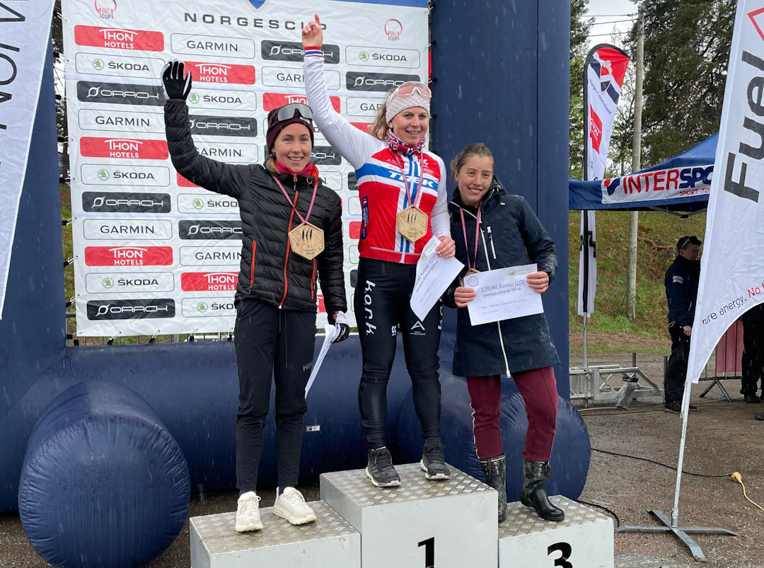 FAVORITTER: Elisabeth Sveum vant norgescupen Hanekamp/Rypejakta foran Emma Kristine Skjerstad. Foto: Gaute Reitan