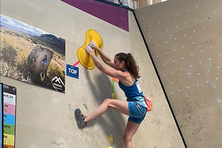 KJEMPET FOR PALLPLASS:Ingrid Kindlihagen topper bulder tre i finalen, et bulder som tre damer toppet. Foto: Nicki Horak  KJEMPET FOR PALLPLASS:Ingrid Kindlihagen topper bulder tre i finalen, et bulder som tre damer toppet. Foto: Nicki Horak