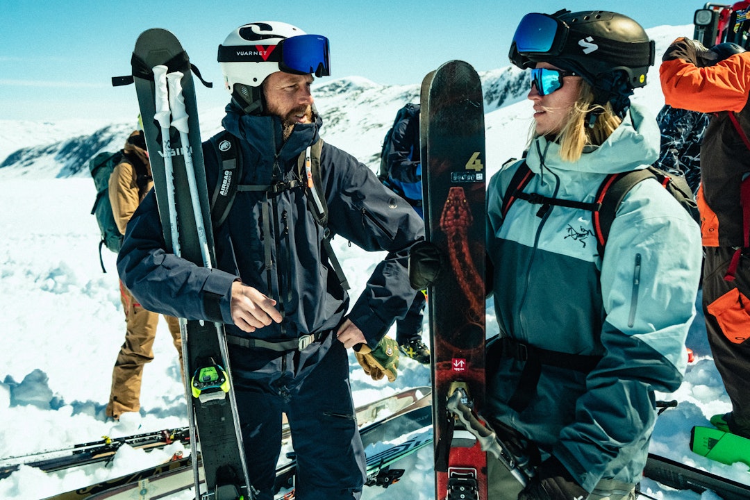 PLAN: Karsten Gefle og Stinius Skjøtskift legger en plan for kommende nedkjøring. Foto: Christian Nerdrum PLAN: Karsten Gefle og Stinius Skjøtskift legger en plan for kommende nedkjøring. Foto: Christian Nerdrum