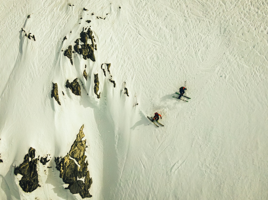 KJØRTE OGSÅ: Jørgen Valde og Dennis Risvoll (øverst) fikk seg også en heftig tur ned den første renna som vises i filmen. Foto: Christian Nerdrum KJØRTE OGSÅ: Jørgen Valde og Dennis Risvoll (øverst) fikk seg også en heftig tur ned den første renna som vises i filmen. Foto: Christian Nerdrum