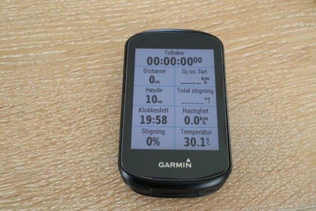 OPPSETT: Du kan sette opp sykkelcomputeren fra Garmin til å vise forskjellige skjermbilder. Foto: Lars Frederic Nordbakken. test av garmin edge 530 sykkelcomputer