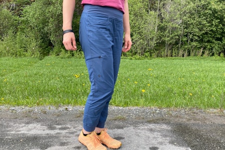JOGGER PANTS: Svært komfortabel klatrebukse fra Black Diamond Black Diamond technician jogger pants klatrebukse test