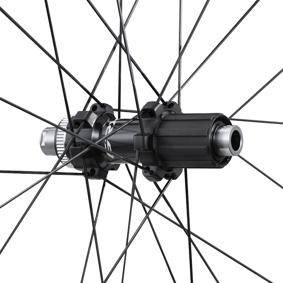 KOPP OG KONE: GRX-navene har justerbare kulelager og tradisjonelt HG-boss til 10/11/12-delt landeveiskassett. SHimano GRX karbonhjul