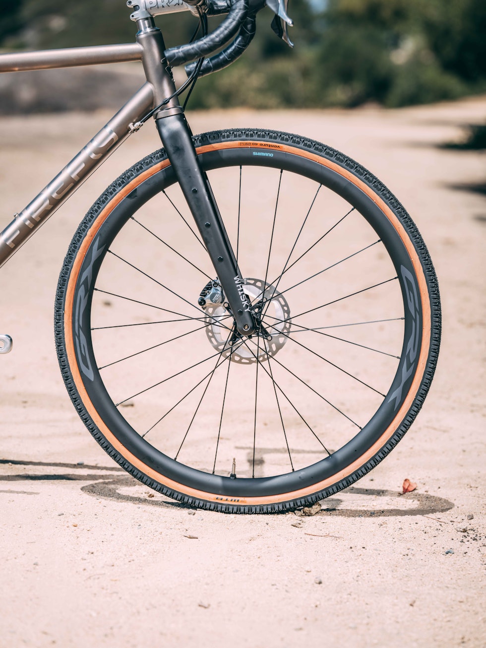 KARBON-FIBER: De nye GRX-hjulene har karbonfelger og tradisjonelle nav. SHimano GRX karbonhjul