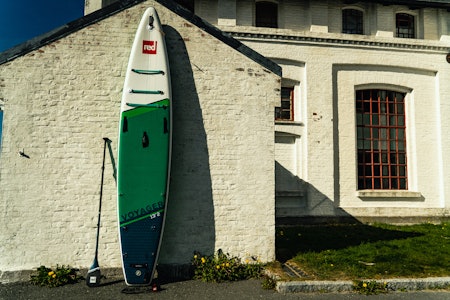 SOLID TURKAMMERAT: Red Paddle Co Voyager 13´2" - et komplett SUP-brett. Foto: Christian Nerdrum SOLID TURKAMMERAT: Red Paddle Co Voyager 13´2" - et komplett SUP-brett. Foto: Christian Nerdrum