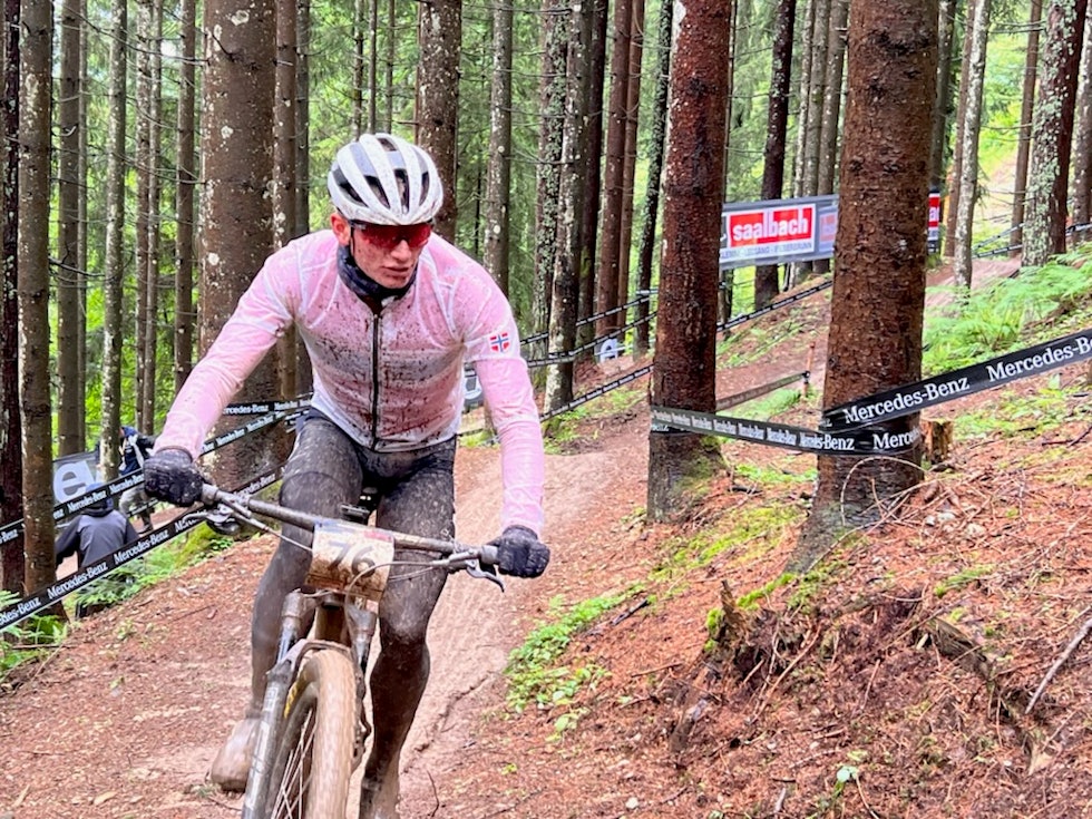 VÅTT OG GJØRMETE: Her er Knut Røhme under løypeinspeksjon torsdag. Foto: Eddy Knudsen Storsæter VÅTT OG GJØRMETE: Her er Knut Røhme under løypeinspeksjon torsdag. Foto: Eddy Knudsen Storsæter
