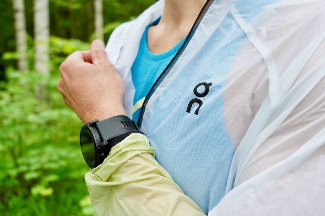 LETT GLIDELÅS: Glidelåsen er smal og vindtett. Foto: Gunhild Aaslie Soldal  Test av On Zero løpejakke