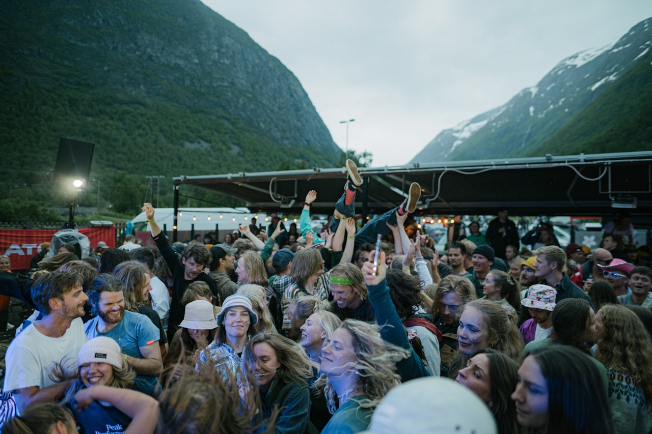 VIDEO: Se filmen fra Strynefestivalen her. Foto: Brynjar Tvedt Strynefestivalen 2022.