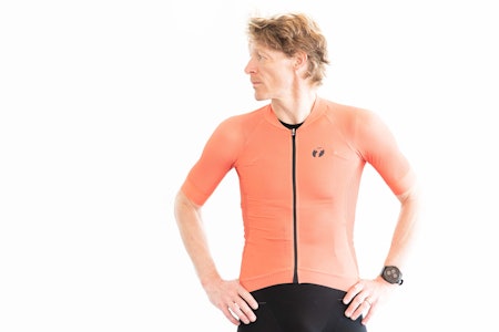 AERO: Trimtex Aero 2.0 er en ettersittende trøye som er litt liten i størrelsen. Den er superluftig og komfortabel. Test av Trimtex Aero 2.0