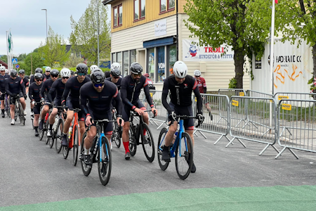 ENDELIG: Heinemann Team Oslo har ironisk nok aldri deltatt i rittet laget ble startet for å vinne, Trondheim-Oslo. De går for seier på første forsøk. Foto: Randsfjorden rundt.