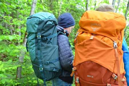 Osprey Ace 38 har god plass til utstyr for de lengre turene, men kan også komprimeres når behovet for plass er litt mindre.  Osprey Ace 38 har god plass til utstyr for de lengre turene, men kan også komprimeres når behovet for plass er litt mindre.