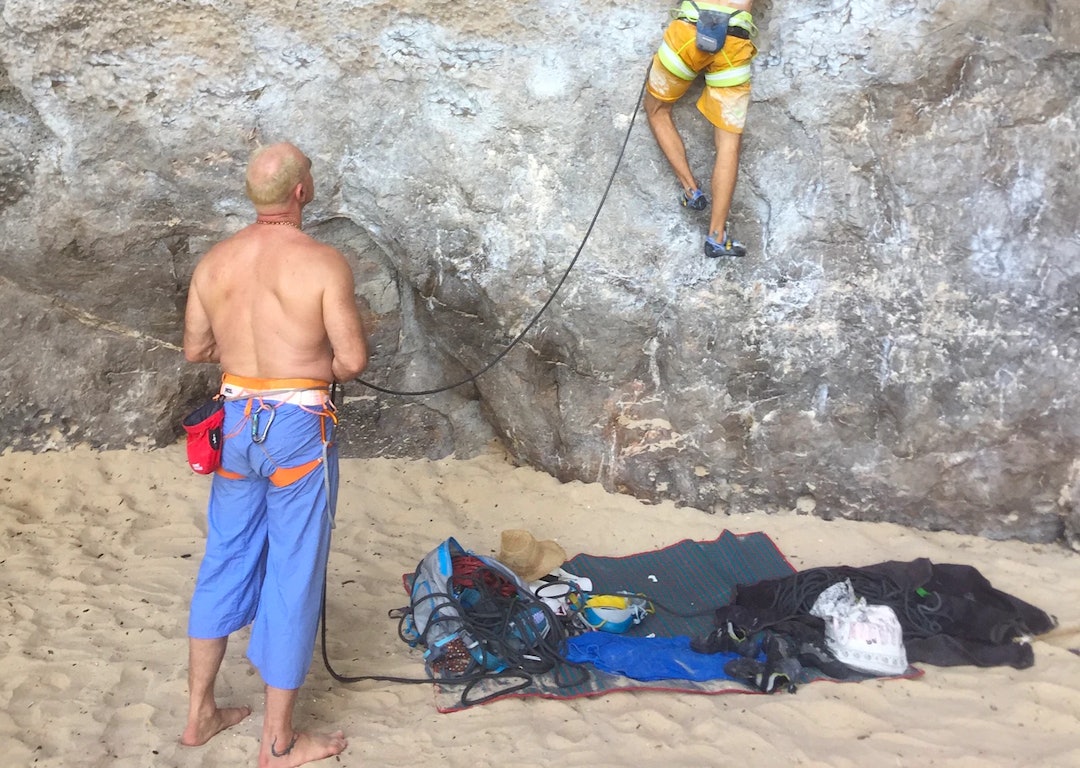 PRAKTISK: En taubag beskytter tauet mot smuss og sand, og oppbevarer det slik at du slipper å kveile det sammen. Foto: Dag Hagen PRAKTISK: En taubag beskytter tauet mot smuss og sand, og oppbevarer det slik at du slipper å kveile det sammen. Foto: Dag Hagen
