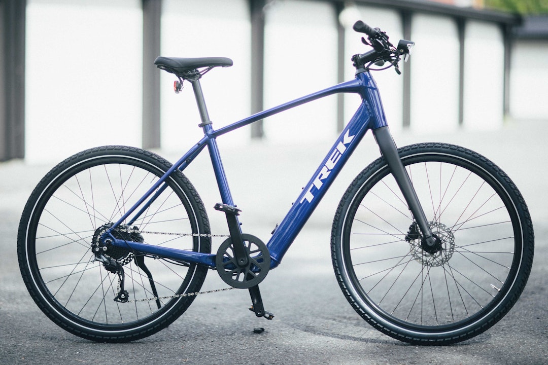 KVIKKAS: Med lav egenvekt er Trek Dual Sport+ en kvikk elsykkel. Foto: Kristoffer H. Kippernes.  test trek elsykkel