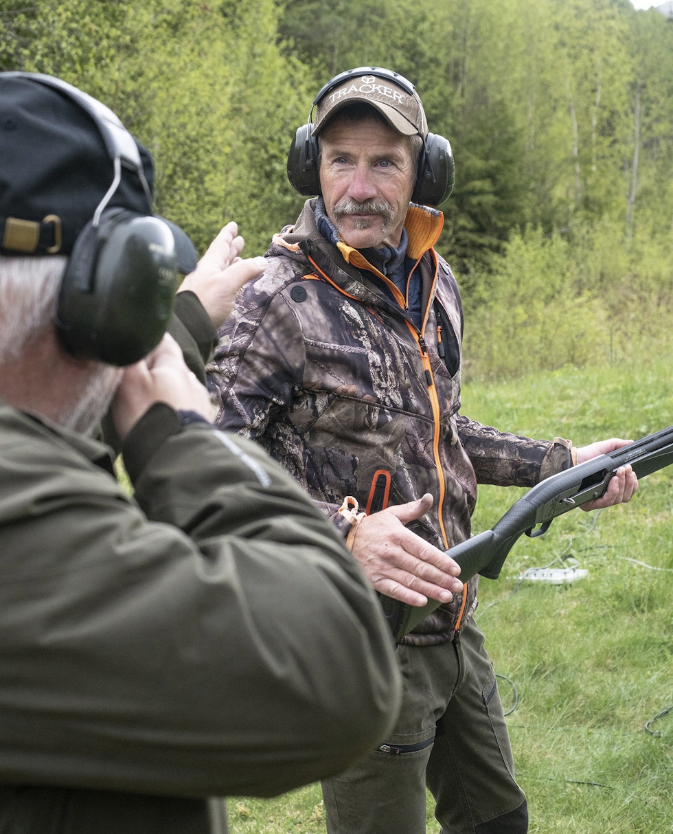Pekeleken: – Husk på at du skal peke, ikke sikte med hagla! formaner Roger Pekeleken: – Husk på at du skal peke, ikke sikte med hagla! formaner Roger