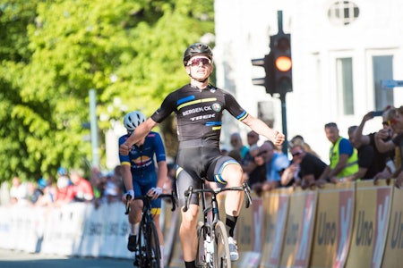 VANT: Mikal Uglehus vant juniorenes gateritt, men i ti minutter etter målgang var det full forvirring rundt hva som egentlig hadde skjedd. Foto: Henrik Alpers